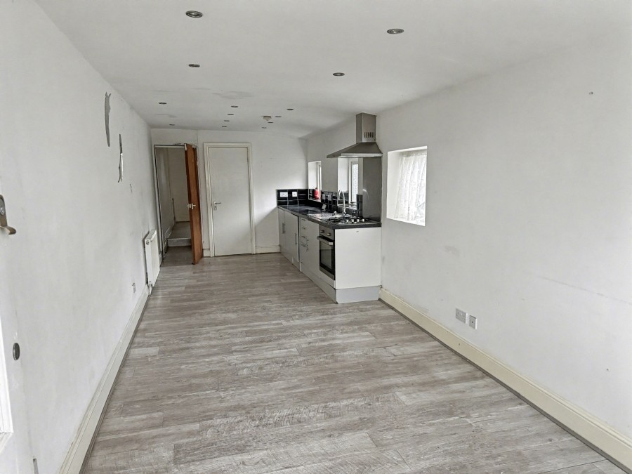 Images for Snakes Lane East, Woodford Green EAID: BID:cwc