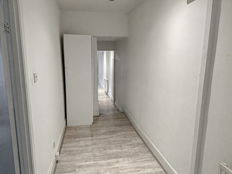 Images for Snakes Lane East, Woodford Green EAID: BID:cwc