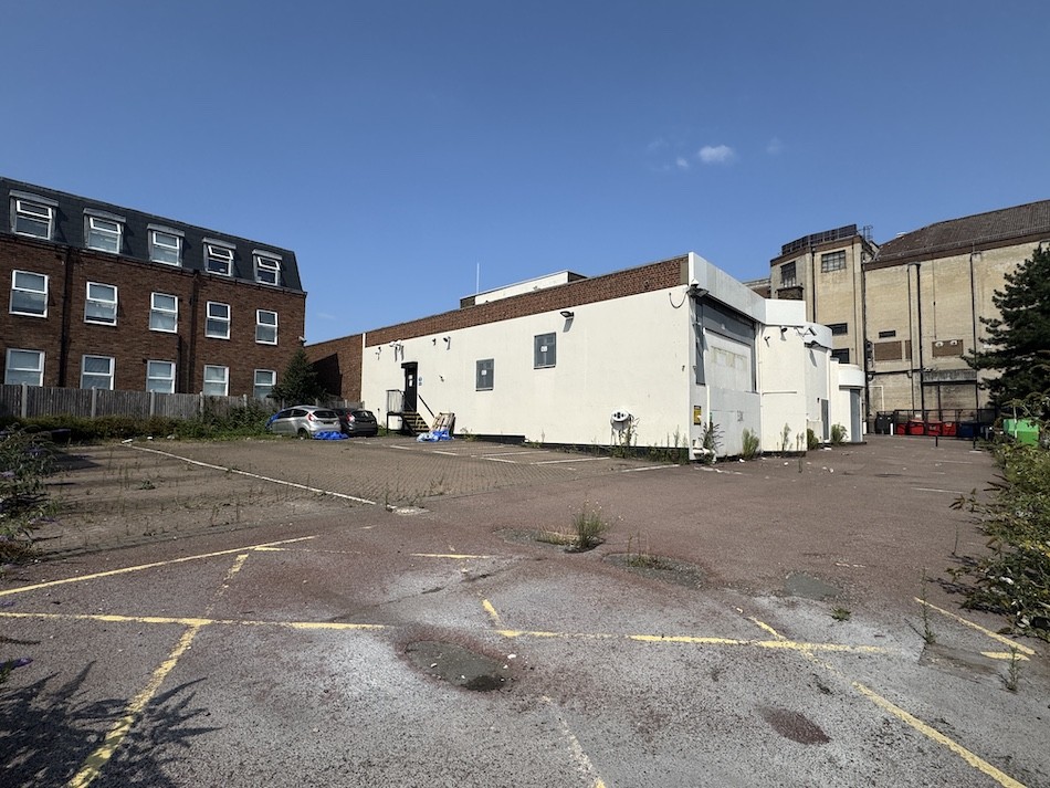 Images for High Road, South Woodford EAID: BID:cwc