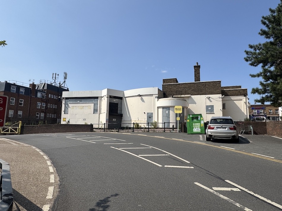 Images for High Road, South Woodford EAID: BID:cwc