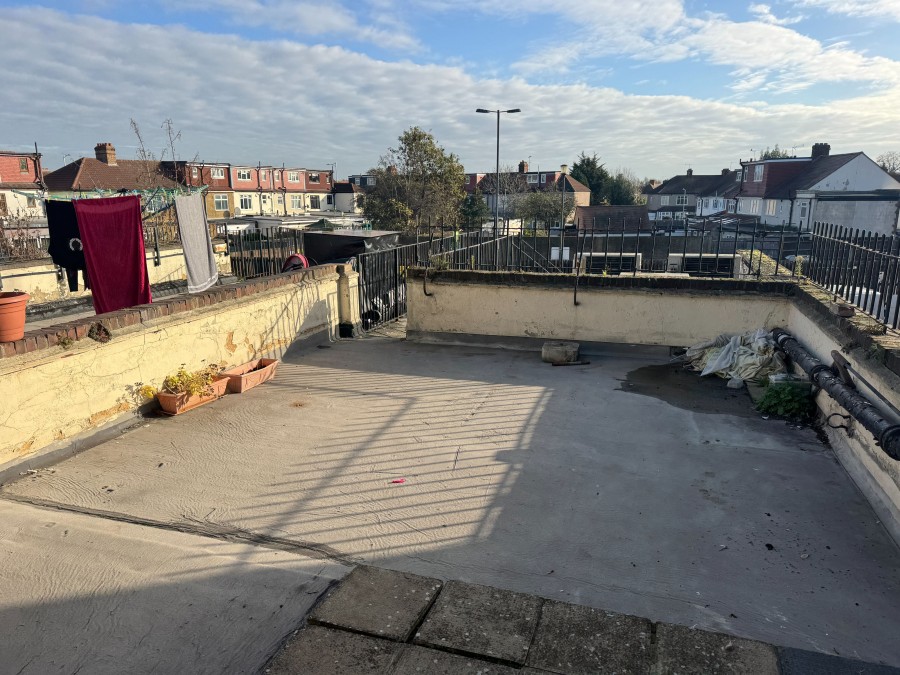 Images for High Street, Barkingside EAID: BID:cwc