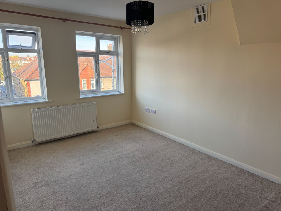 Images for High Street, Barkingside EAID: BID:cwc