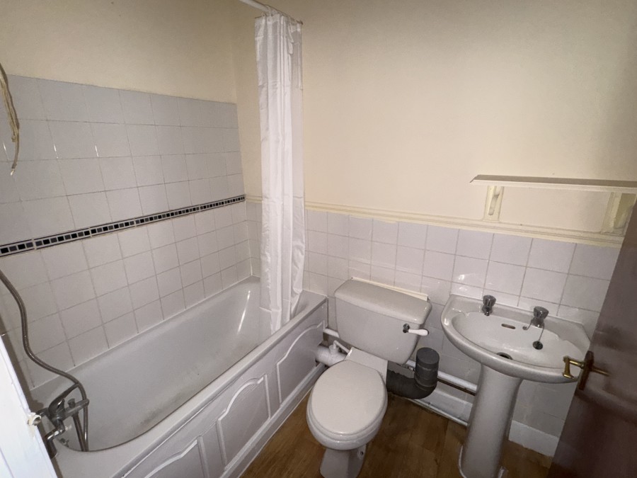 Images for High Road, Leytonstone EAID: BID:cwc