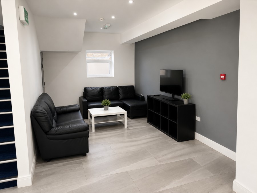 Images for Oaklands Park Avenue, Ilford EAID: BID:cwc